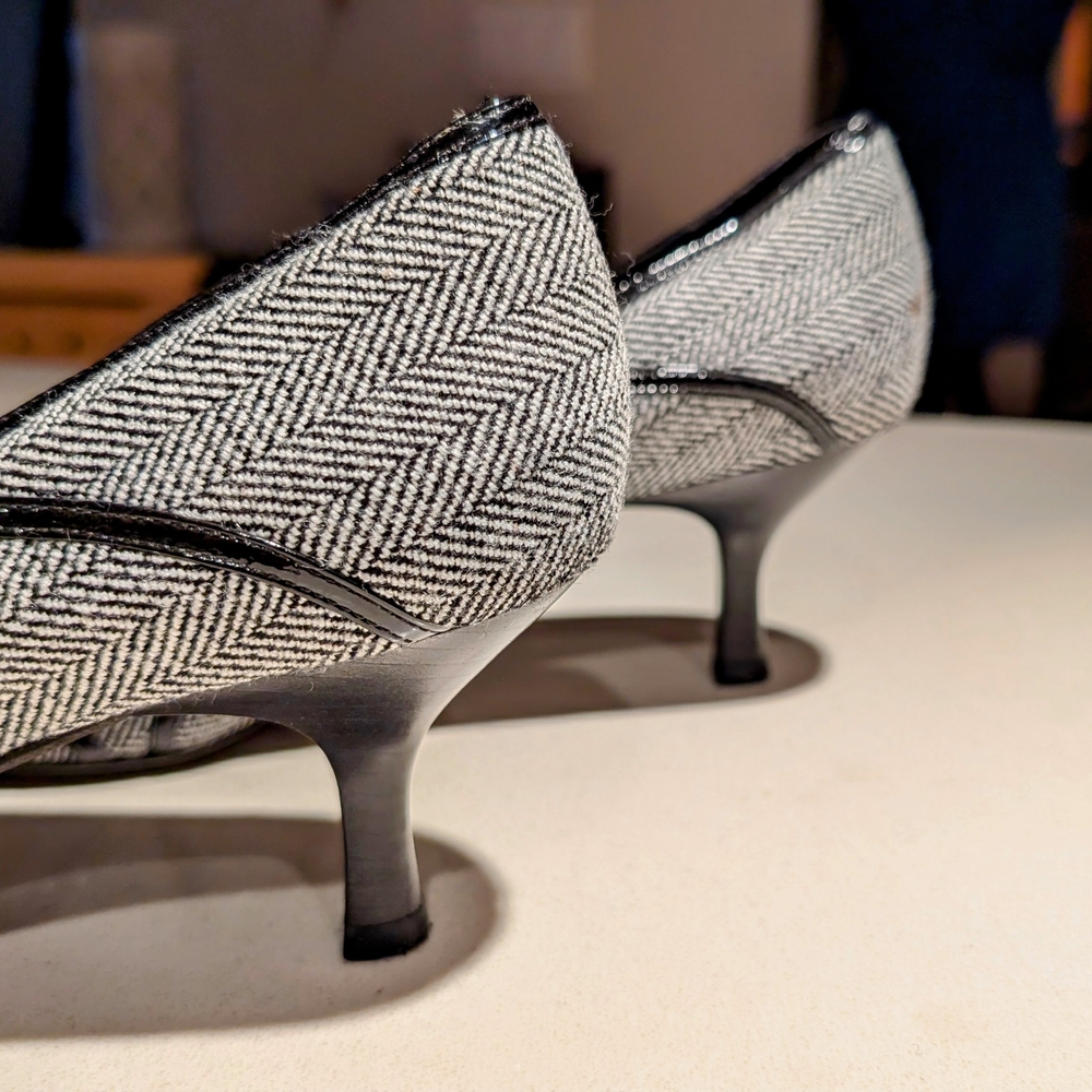 Kenneth Cole Women's Gray Herringbone Heels - Picture 5 of 5